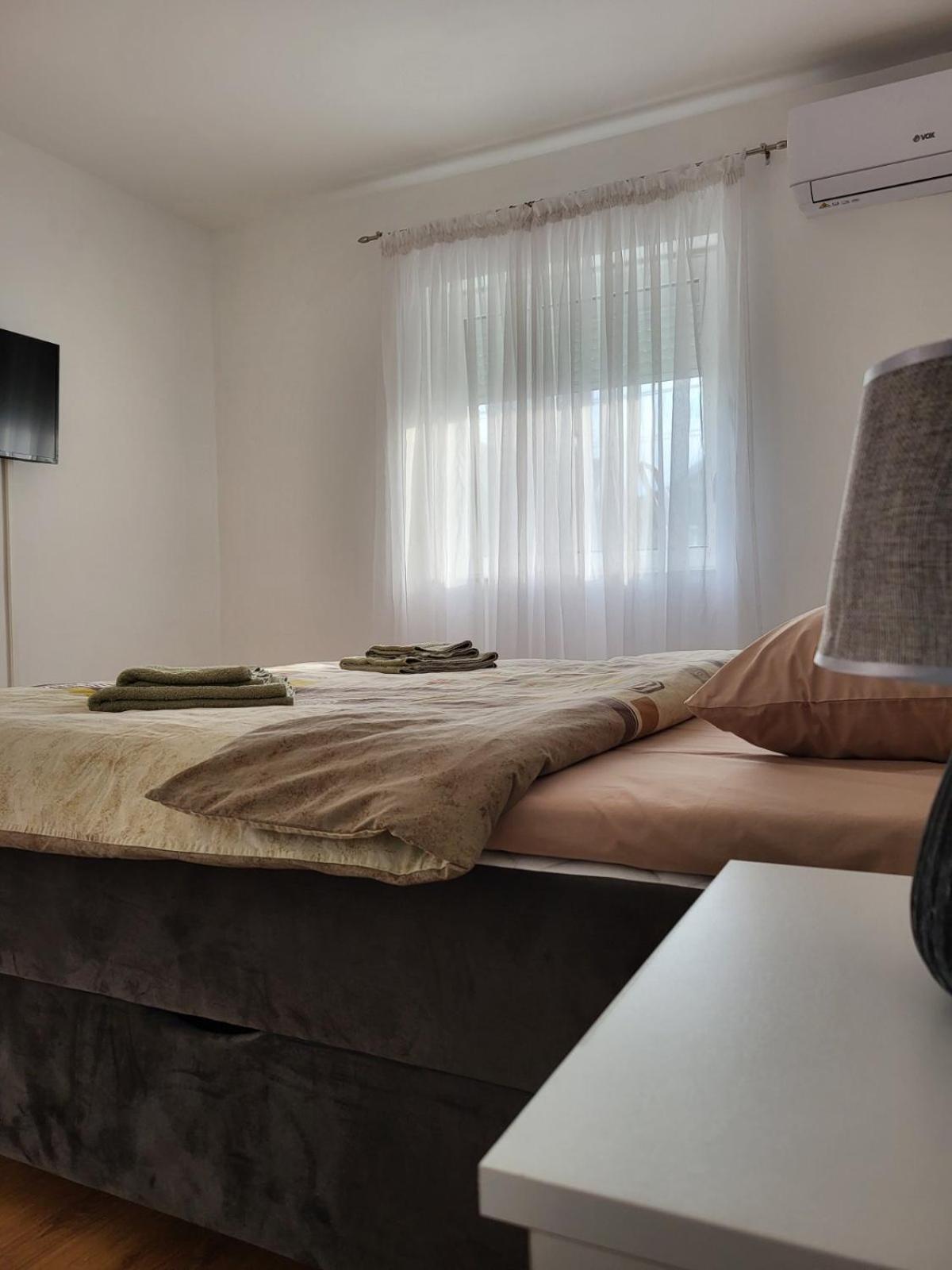 Sleep & Go Lejlighed Surčin Eksteriør billede